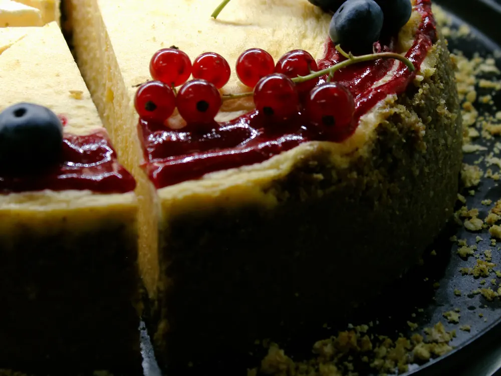 Sajttorta bogyós gyümölcsökkel